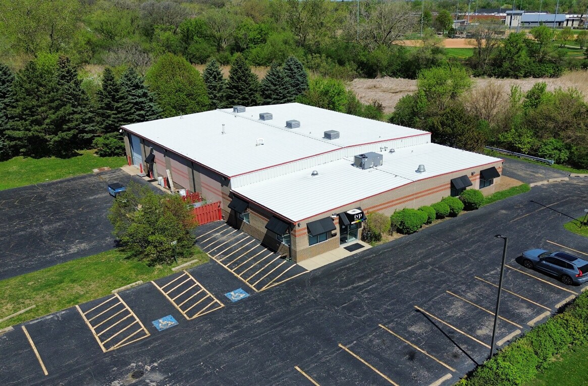 230 Roma Jean Pky, Streamwood, IL à vendre Photo principale- Image 1 de 5
