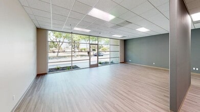 5850 E Shields Ave, Fresno, CA à louer Photo intérieure- Image 1 de 5