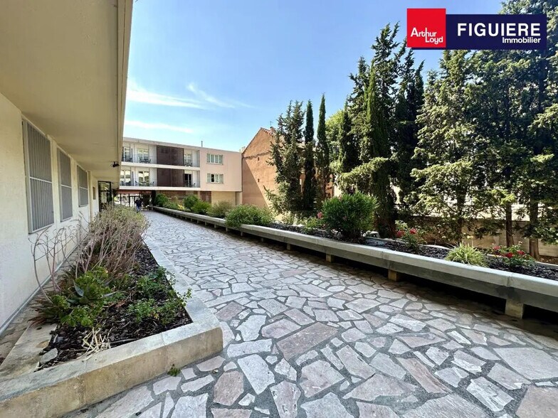 Bureau dans Aix-en-Provence à louer - Photo du bâtiment - Image 3 de 10