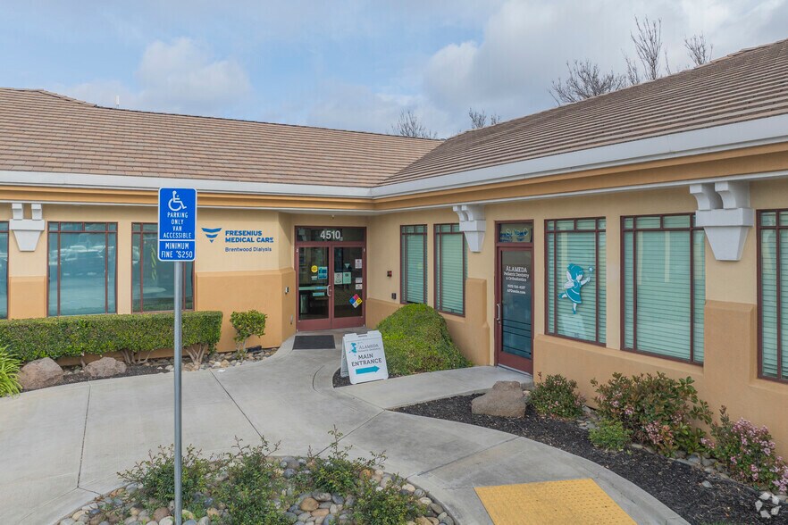 4510 O'Hara Blvd, Brentwood, CA à vendre - Photo du bâtiment - Image 2 de 9