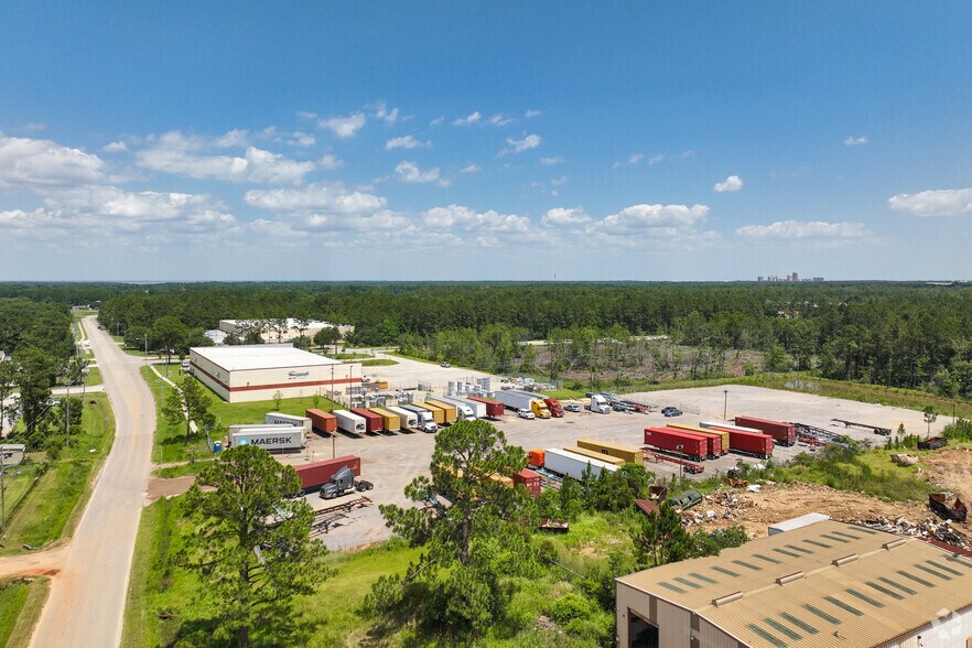 5527 Todd Acres Dr, Mobile, AL à louer - Photo du bâtiment - Image 2 de 6