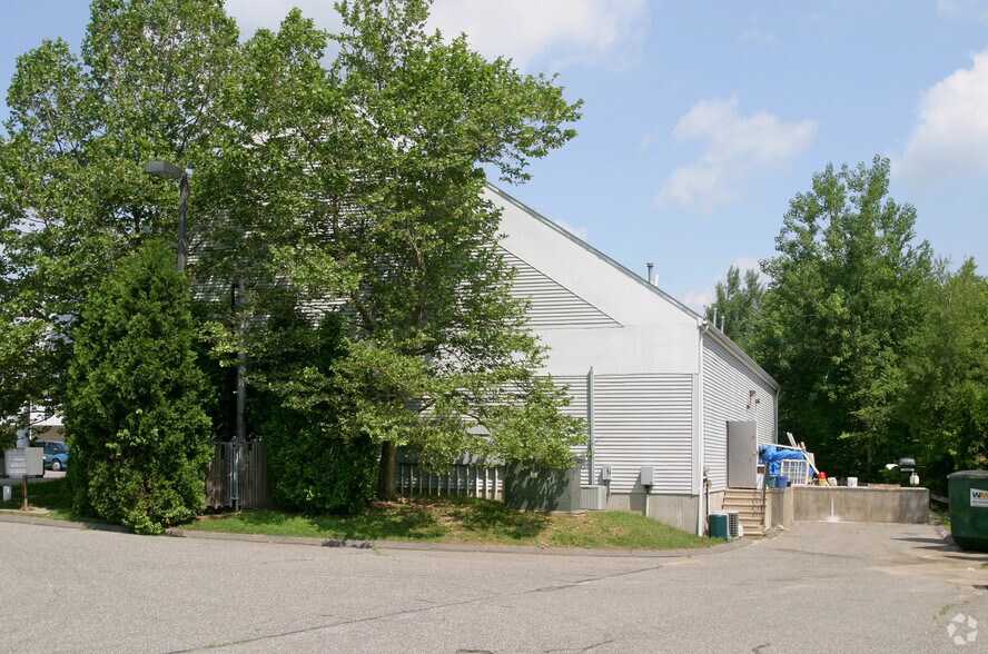 292 Spielman Hwy, Burlington, CT à louer - Photo du bâtiment - Image 2 de 14