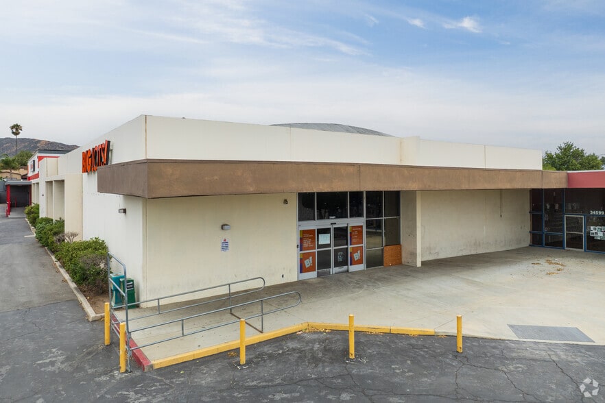34601 Yucaipa Blvd, Yucaipa, CA for lease - Building Photo - Image 1 of 4