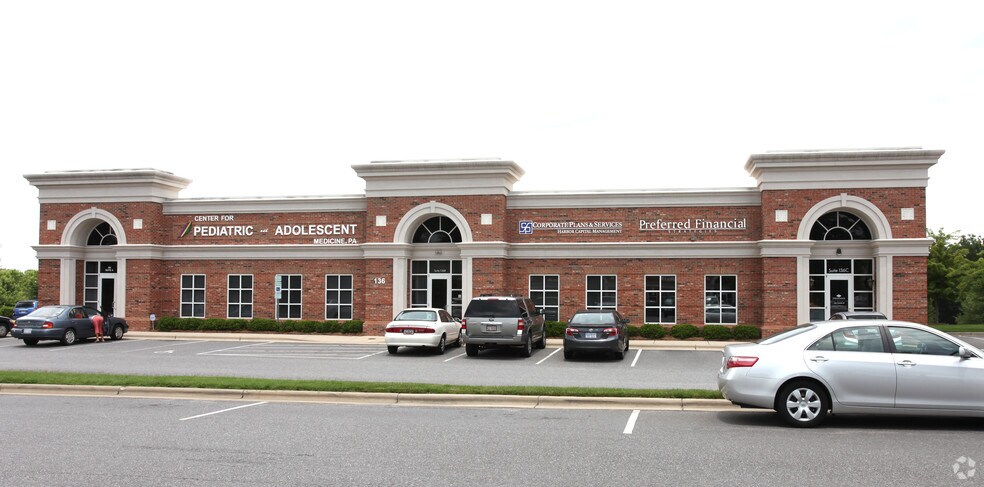 136 Gateway Blvd, Mooresville, NC à vendre - Photo du bâtiment - Image 3 de 3