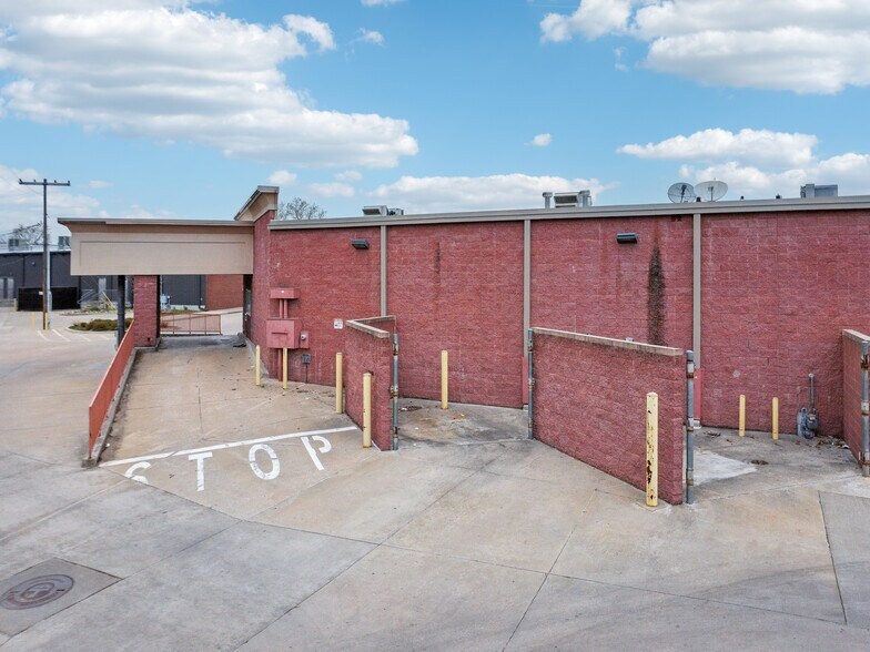 2110 S Harvard Ave, Tulsa, OK à louer - Photo du bâtiment - Image 2 de 5