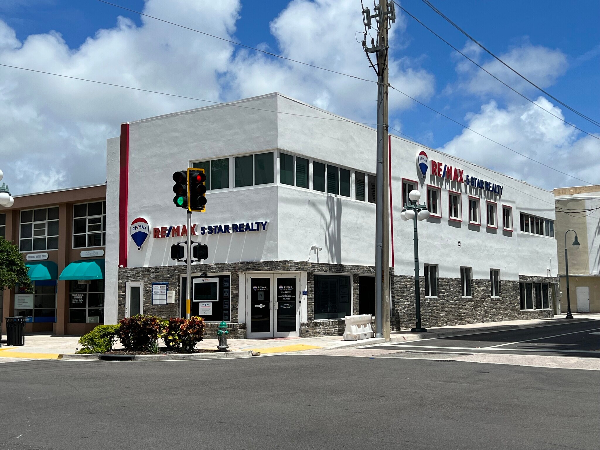 1901 Harrison St, Hollywood, FL à louer Photo du bâtiment- Image 1 de 9