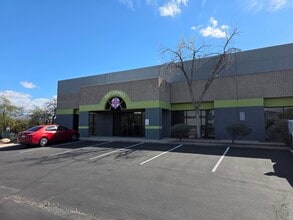 1603 S Eastside Loop, Tucson, AZ à louer Photo intérieure- Image 2 de 2