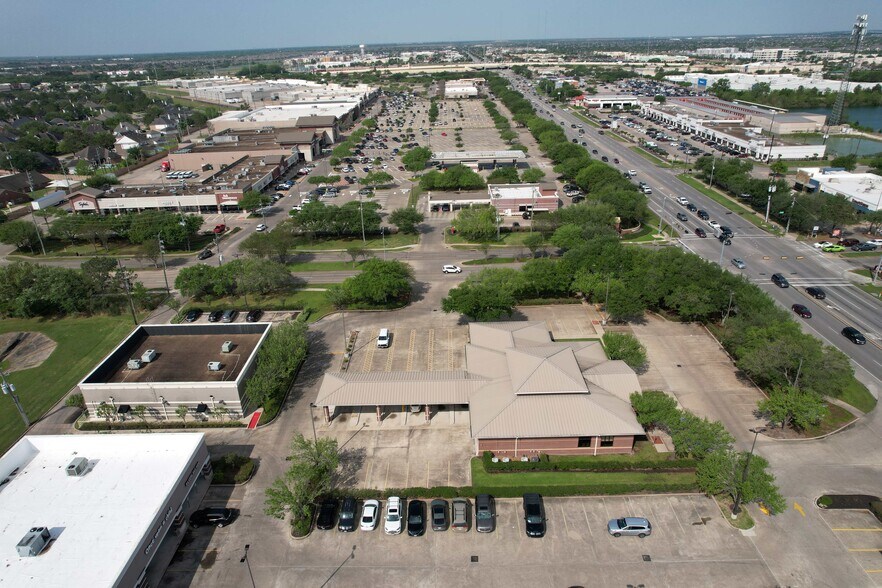 10116 Broadway St, Pearland, TX à vendre - Photo du bâtiment - Image 2 de 6