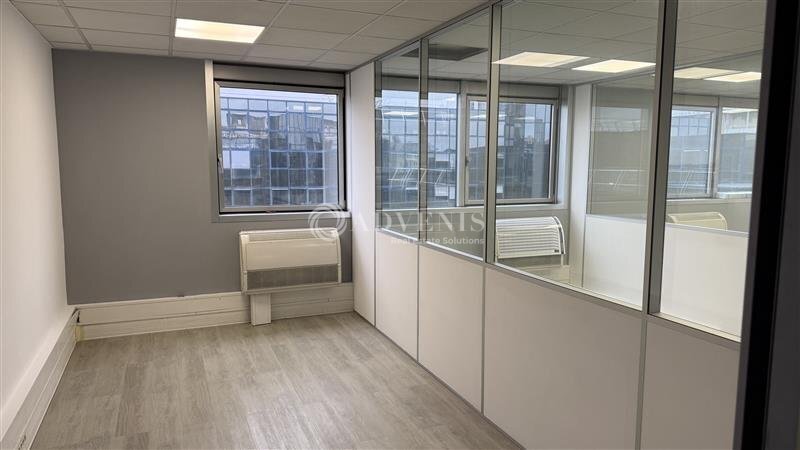 Office in Noisy Le Grand for lease - Interior Photo - Image 3 of 4