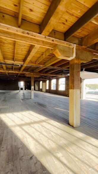 741 Price Ave, Lexington, KY for lease - Commercial Listing Video - Image 2 of 11