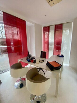 Plus de détails pour 48 Rue Custine, Paris - Commerce de détail à louer