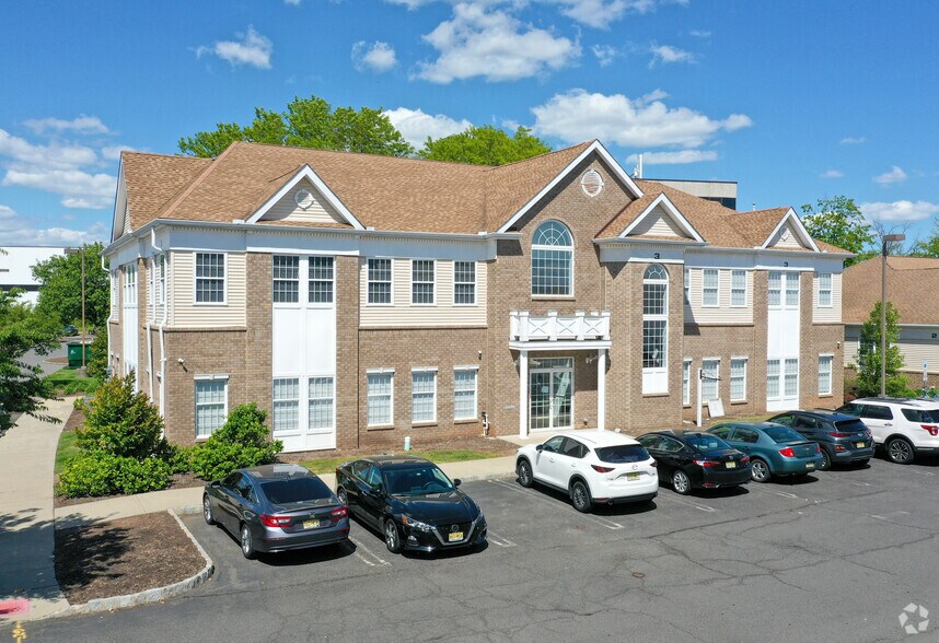 7-10 Wills Way, Piscataway, NJ à louer - Photo principale - Image 1 de 12