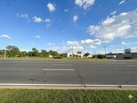 20800 Groesbeck Hwy, Warren, MI for lease Primary Photo- Image 1 of 7