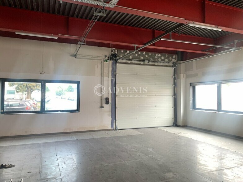 128 Bis Avenue Jean Jaurès, Ivry-sur-Seine for lease - Interior Photo - Image 1 of 12