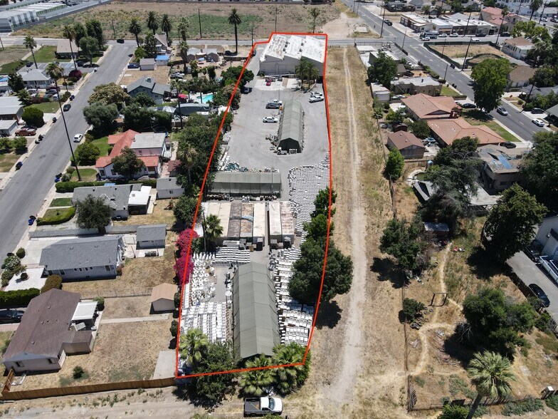1672 Palm Ave, Highland, CA à vendre - Photo du bâtiment - Image 2 de 8