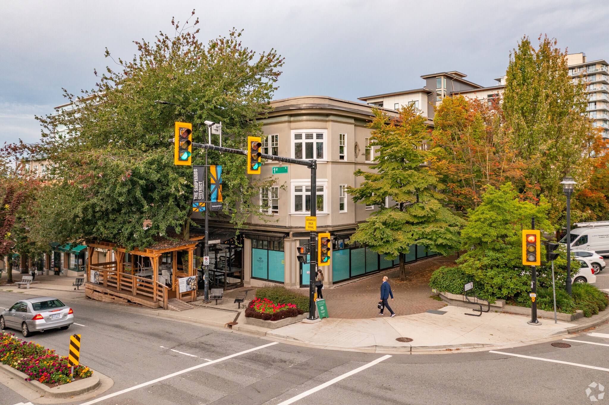 91-93 Lonsdale Ave, North Vancouver, BC for sale Primary Photo- Image 1 of 1