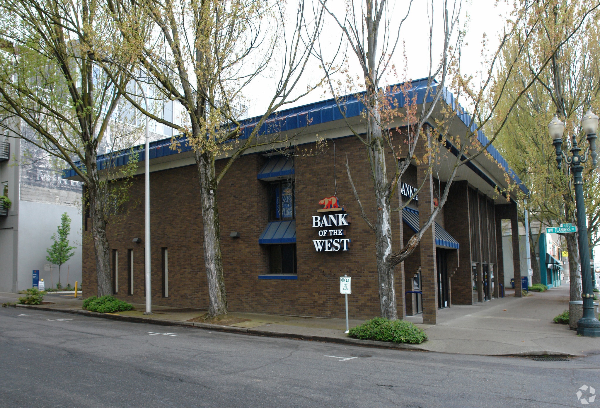 419 NW Broadway, Portland, OR for lease Primary Photo- Image 1 of 9