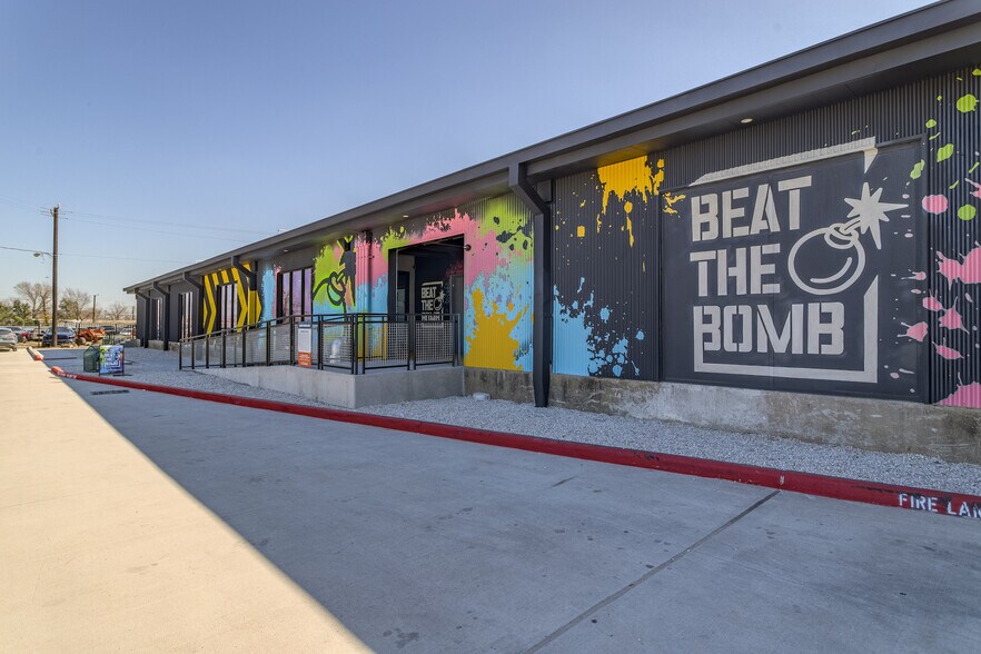 2103 Lyons Ave, Houston, TX à louer - Photo du bâtiment - Image 2 de 14