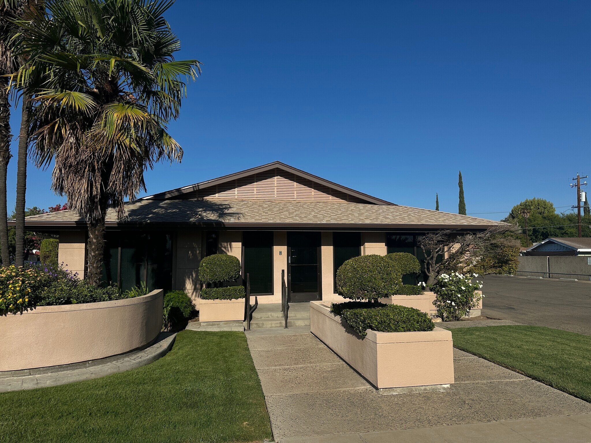 310-320 W Shaw Ave, Fresno, CA à vendre Photo principale- Image 1 de 14