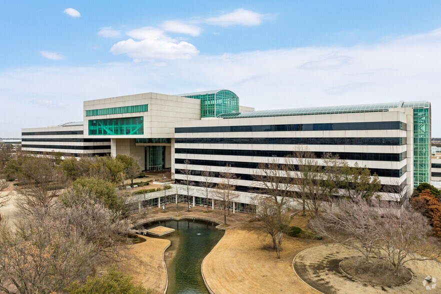 5400 Legacy Dr, Plano, TX à vendre - Photo du bâtiment - Image 1 de 1