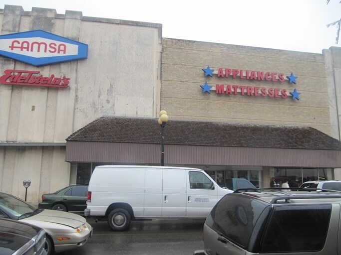 901-935 E Elizabeth St, Brownsville, TX for lease Primary Photo- Image 1 of 4