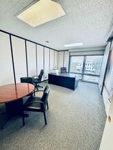 2810 E Oakland Park Blvd, Fort Lauderdale, FL à louer Photo intérieure- Image 1 de 16