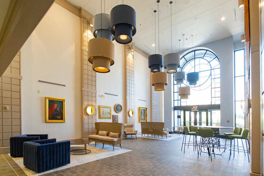 135 N Church St, Spartanburg, SC à louer - Hall d’entrée - Image 2 de 11