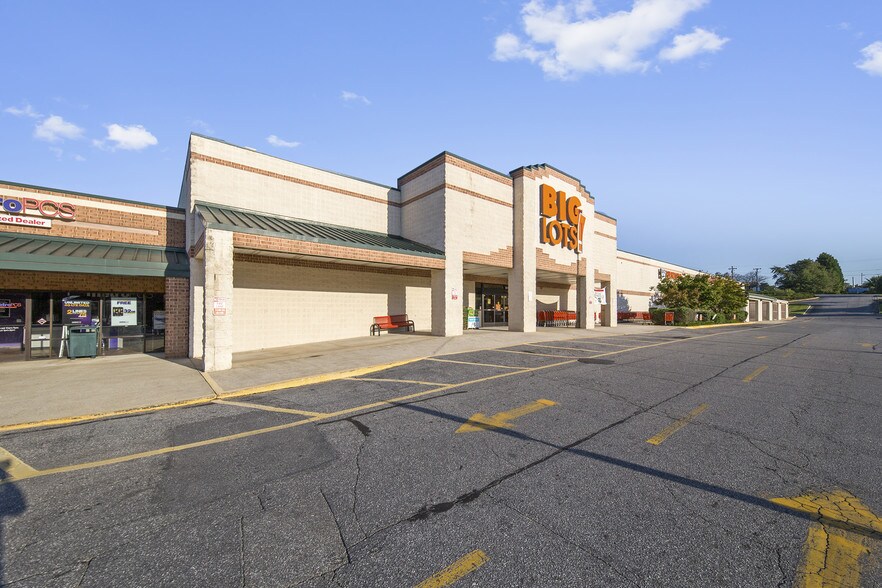 2725 Northwest Blvd, Newton, NC à louer - Photo du bâtiment - Image 2 de 7