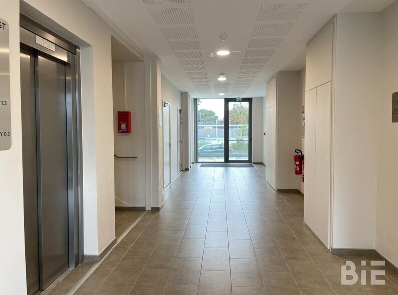 31 Rue Caroline Aigle, Mérignac à louer - Hall d’entrée - Image 2 de 16