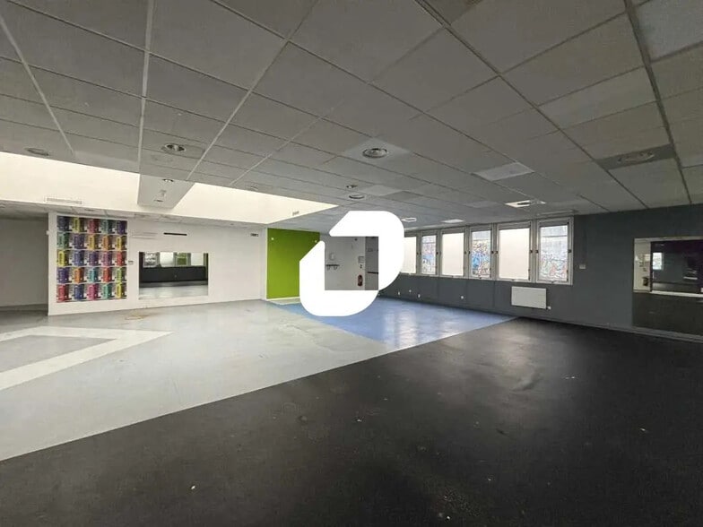 Office in Évry-Courcouronnes for lease - Interior Photo - Image 2 of 12