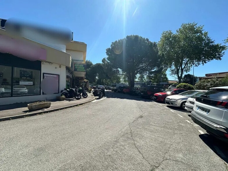 Retail in Clapiers for lease - Building Photo - Image 3 of 12