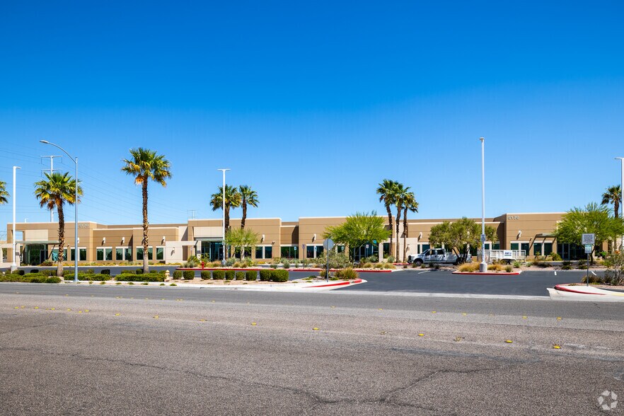 5170 Badura Ave, Las Vegas, NV à louer - Photo du bâtiment - Image 3 de 3