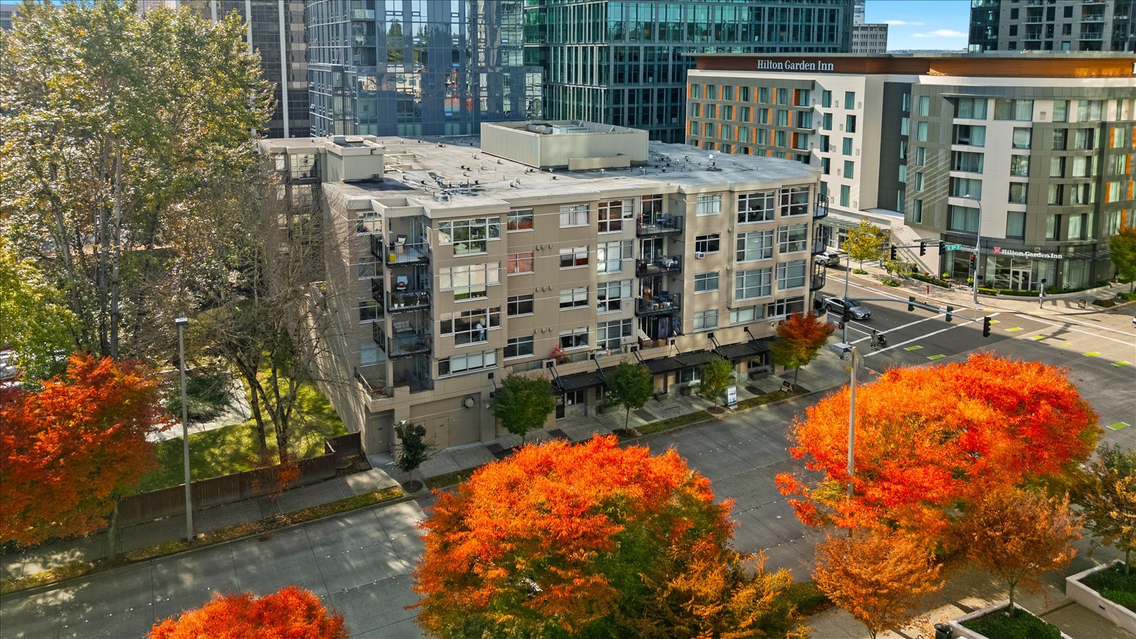 900 108th Ave NE, Bellevue, WA à louer Photo du bâtiment- Image 1 de 21