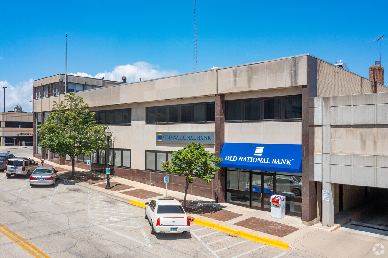 216 W Madison St, Waukegan, IL for lease Building Photo- Image 1 of 7