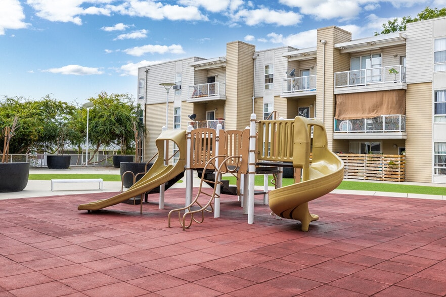 1730 Bay Rd, Palo Alto, CA for sale - Building Photo - Image 3 of 21