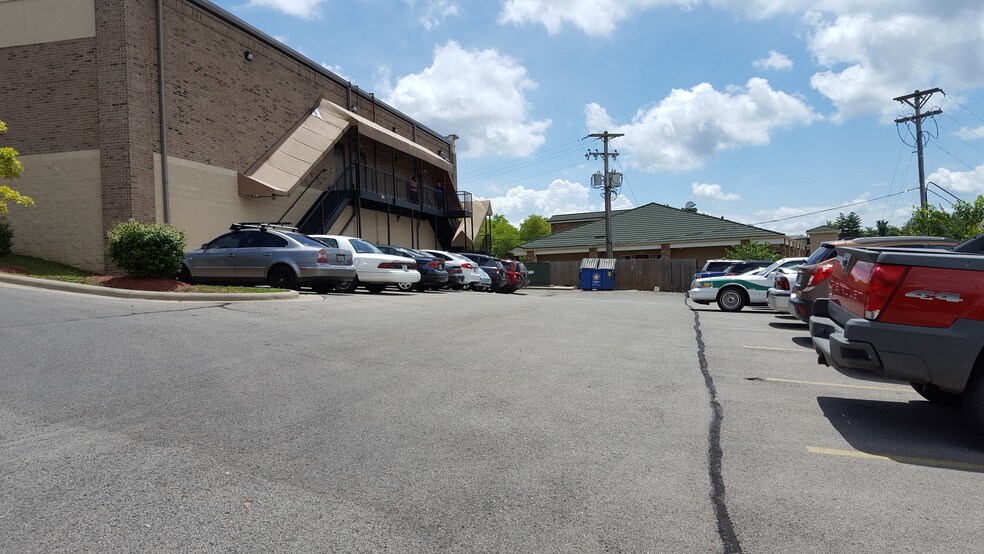 2715 W Hwy 76, Branson, MO à louer - Photo du bâtiment - Image 2 de 6