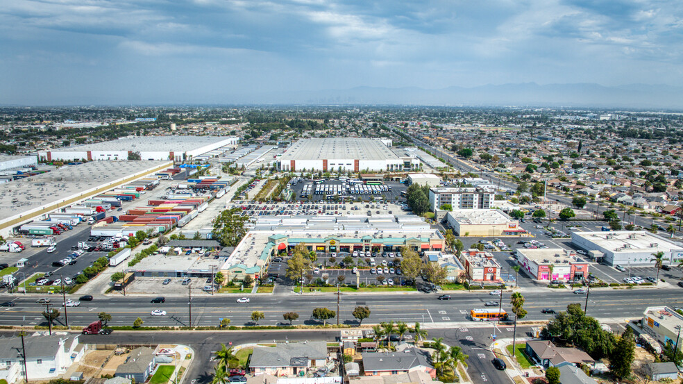 Rosecrans Crossing portfolio of 3 properties for sale on LoopNet.ca - Building Photo - Image 3 of 6