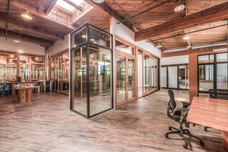 2450 6th Ave S, Seattle, WA for lease Interior Photo- Image 2 of 4