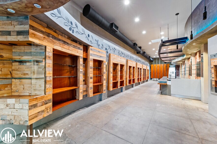 263 Forest Ave, Laguna Beach, CA à louer - Photo intérieure - Image 3 de 21