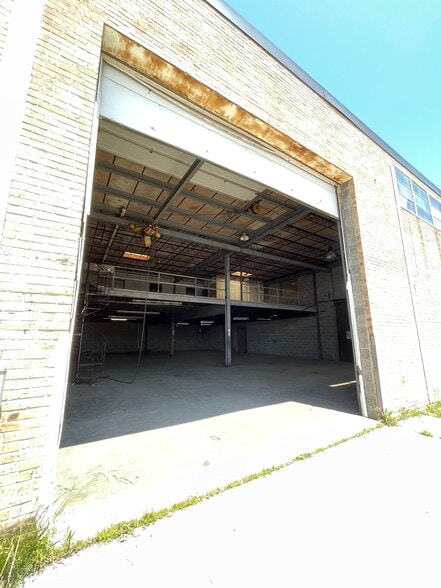 1725 N Lewis Ave, Waukegan, IL for lease - Building Photo - Image 3 of 21