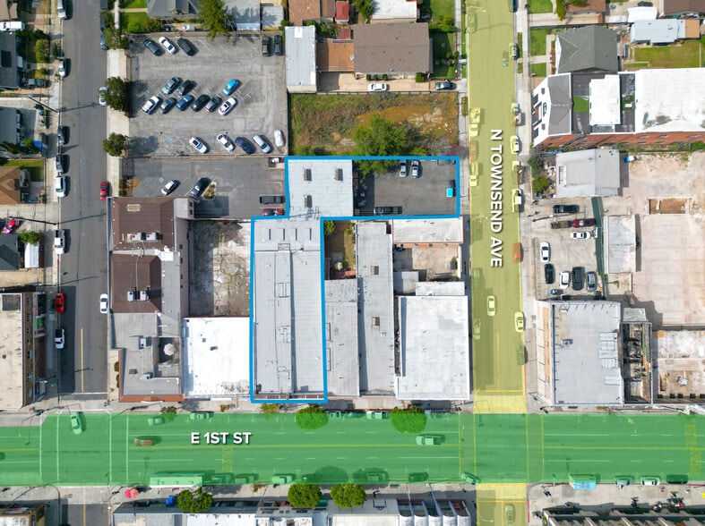 3613 E 1 St & 121 N Townsend Ave portfolio of 2 properties for sale on LoopNet.ca - Building Photo - Image 3 of 15