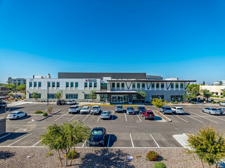 3477 S Mercy Rd, Gilbert, AZ à louer - Photo du bâtiment - Image 2 de 9