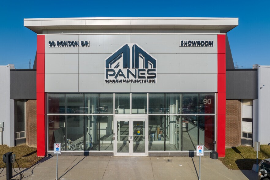 90 Ronson Dr, Toronto, ON à louer - Photo du bâtiment - Image 2 de 2