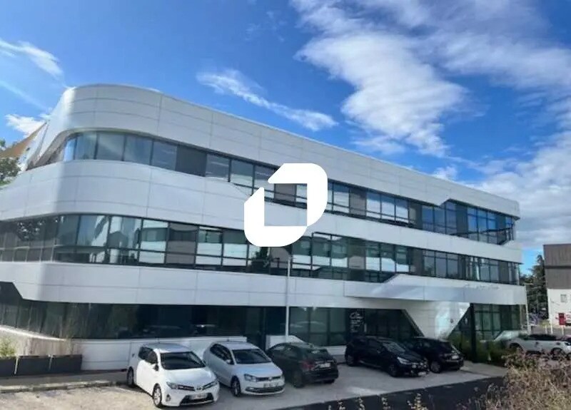 19 Rue Des Rosiéristes, Champagne-au-Mont-d'Or à louer - Photo du bâtiment - Image 3 de 8