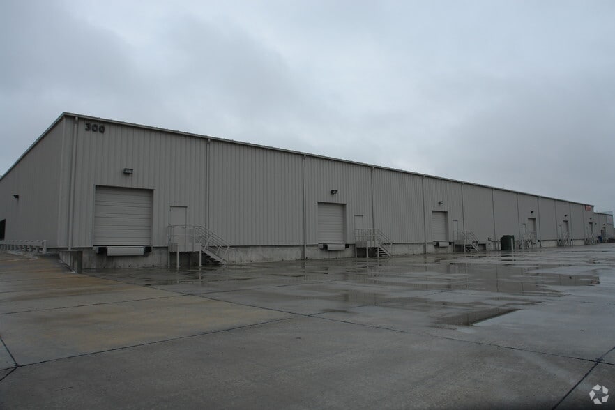 2333 S West St, Wichita, KS for sale - Building Photo - Image 3 of 24