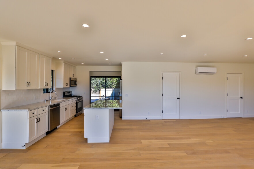 22227 Pacific Coast Hwy, Malibu, CA à vendre - Photo du bâtiment - Image 3 de 43