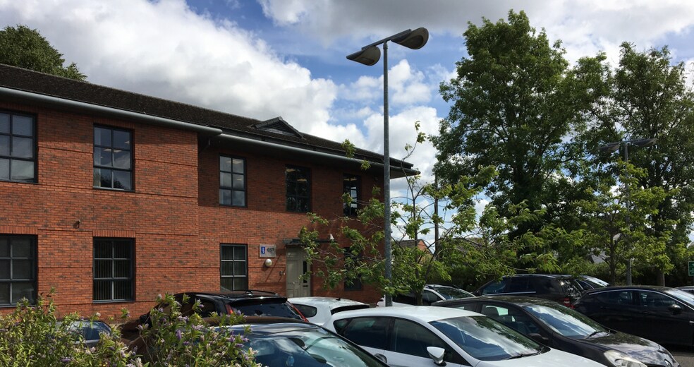 Manor Ln, Crewe à louer - Photo du bâtiment - Image 2 de 5