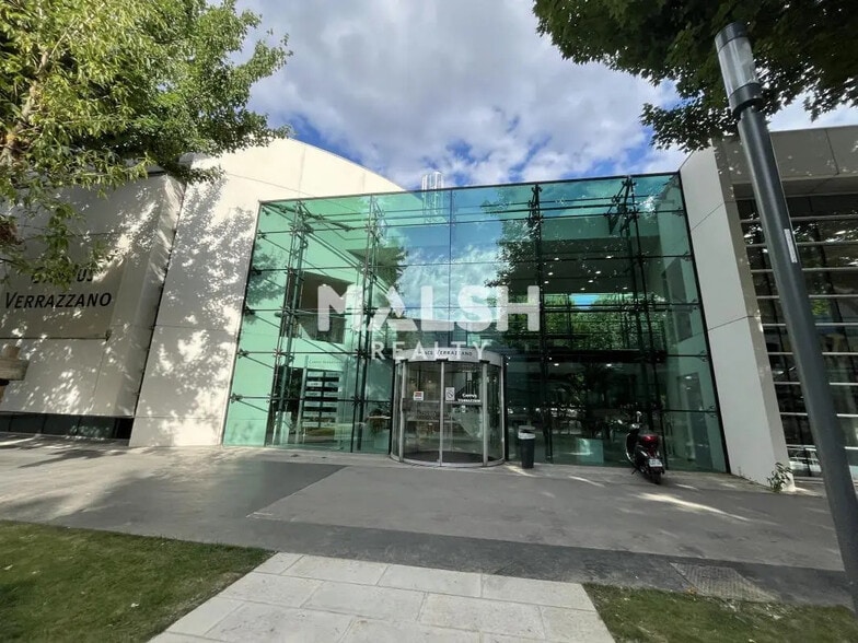 Office in Lyon for lease - Building Photo - Image 1 of 23