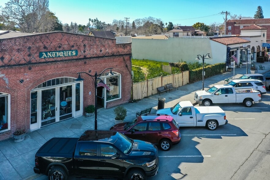 37753 Niles Blvd, Fremont, CA à vendre - Photo du bâtiment - Image 3 de 16