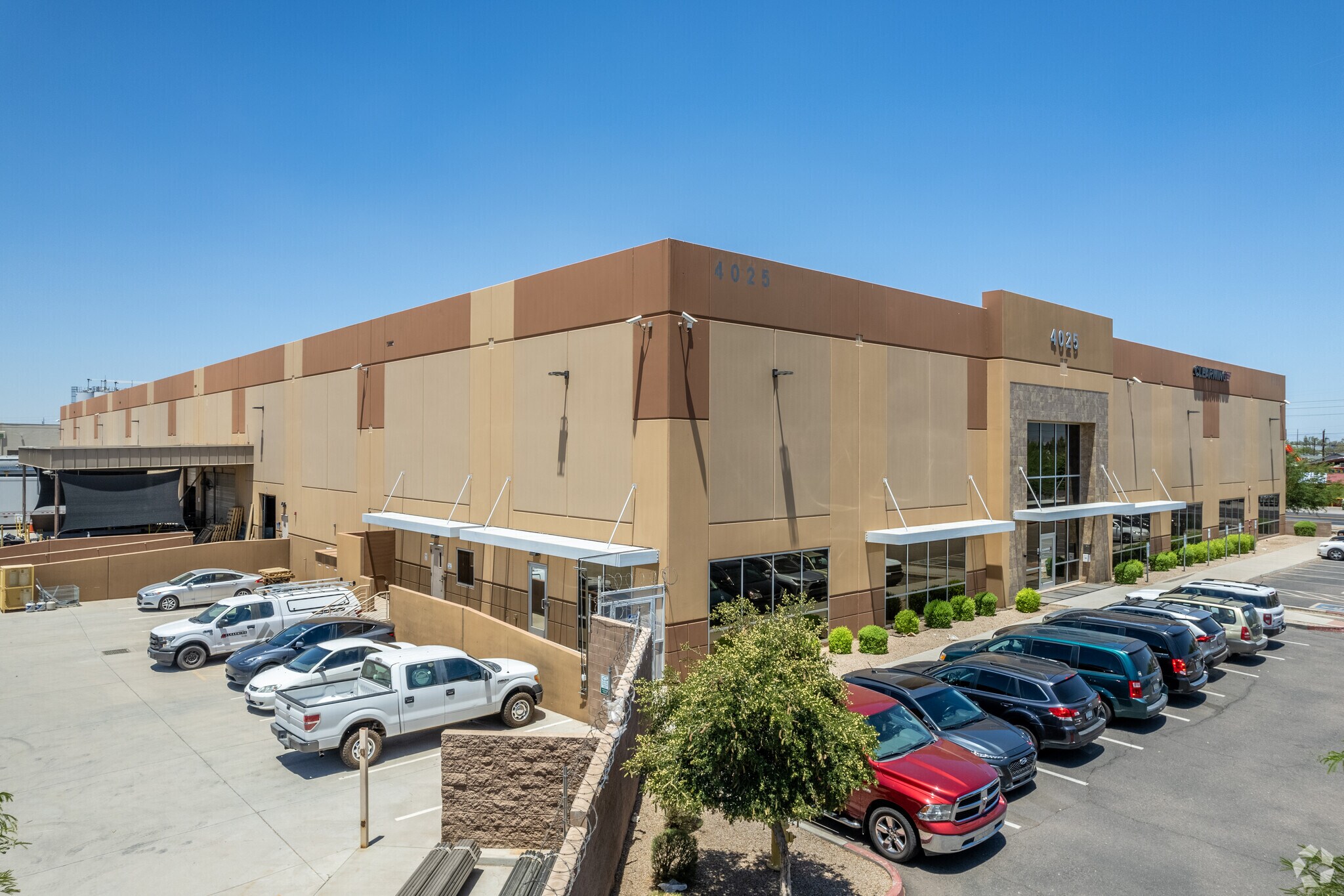 4025 W Buckeye Rd, Phoenix, AZ for lease Primary Photo- Image 1 of 7
